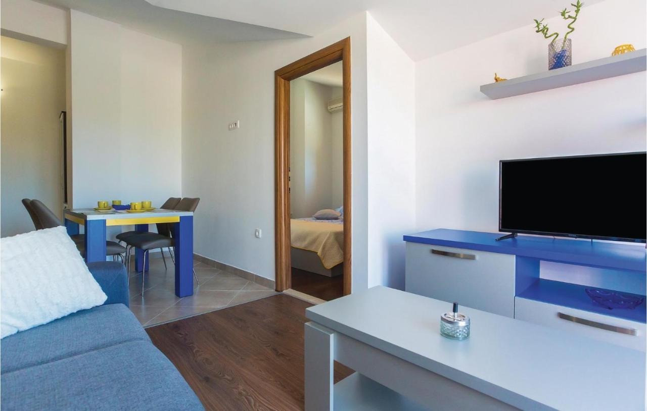 Amazing Apartment In Makarska With Wifi Exterior photo